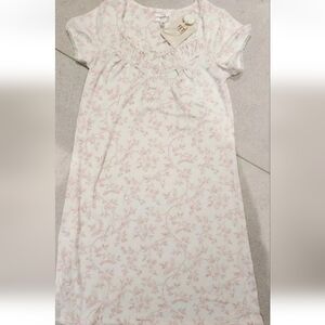 NEW Extra Soft Womens Lace Floral Luxurious Nightgown Size Small